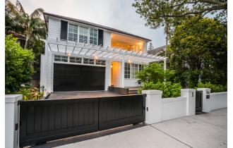 NEW ENGLAND CONSTRUCTIONS BELLEVUE HILL