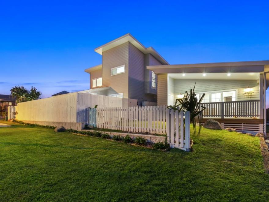 CUSTOM COAST CASUARINA
