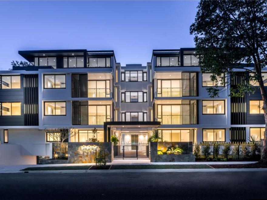 HELM CREMORNE