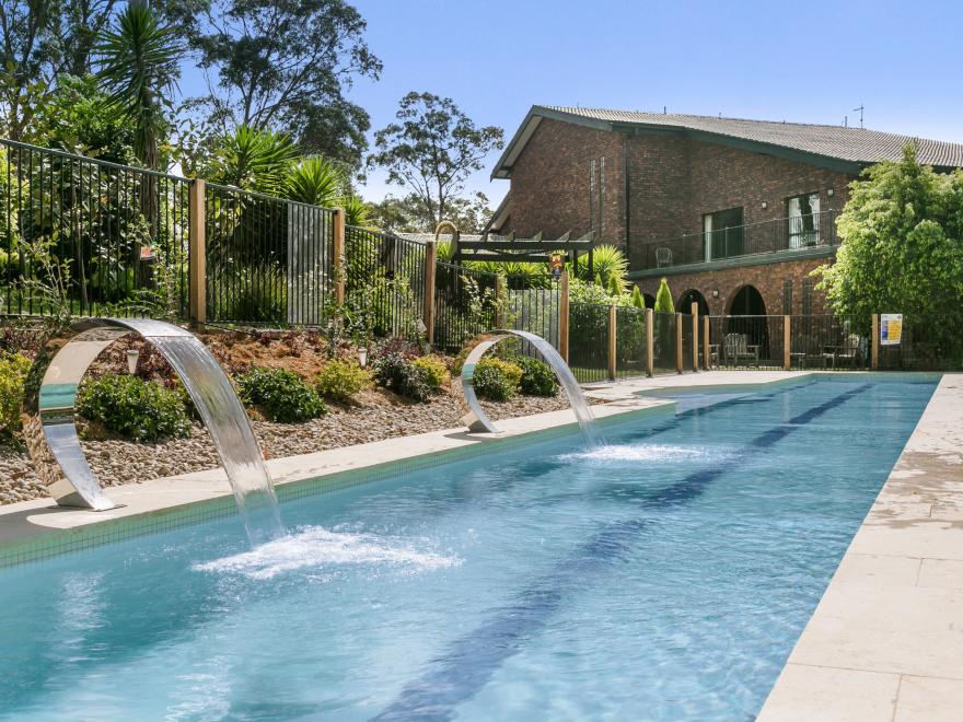 FREEDOM POOLS KENTHURST