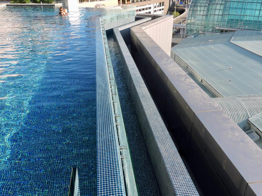 CRYSTAL POOLS DARLING HARBOUR