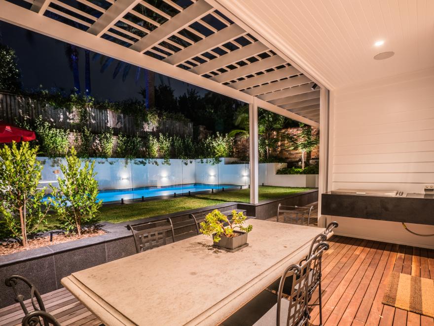 NEW ENGLAND CONSTRUCTIONS BELLEVUE HILL