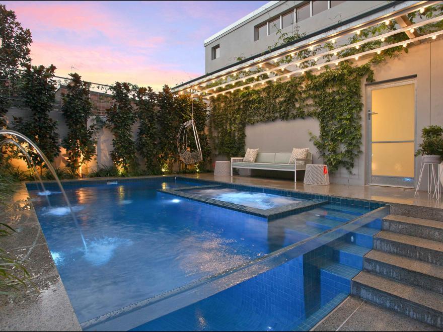 FREESTYLE POOLS