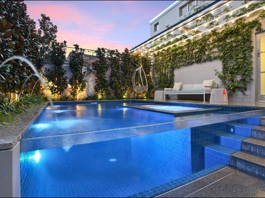 FREESTYLE POOLS