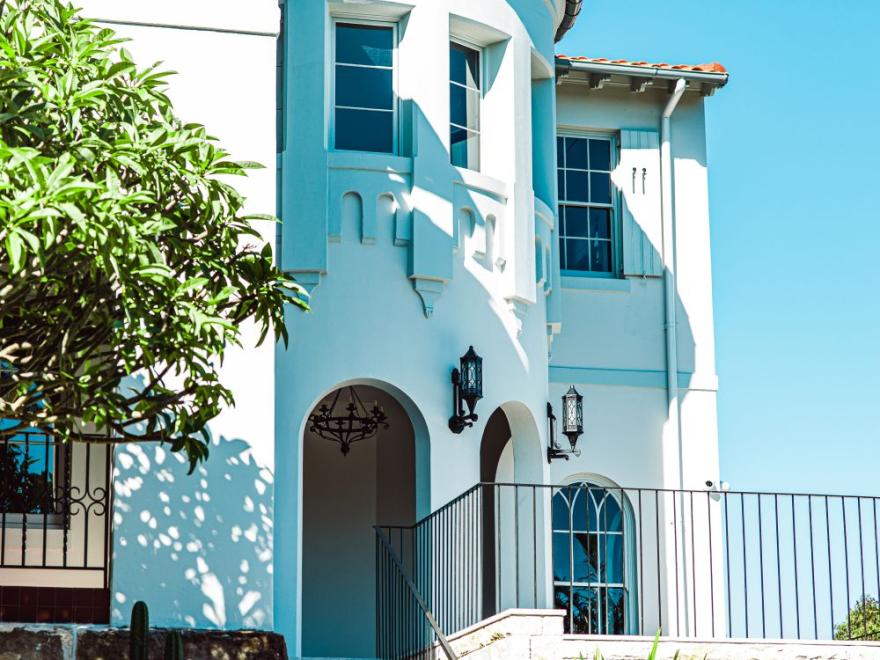 Robbie Stratti - Stratti Building